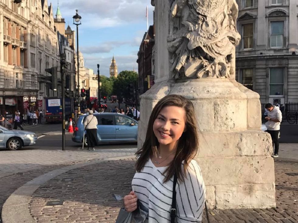 13 Signs You, An American, Are Overly Obsessed With The British Royal Family