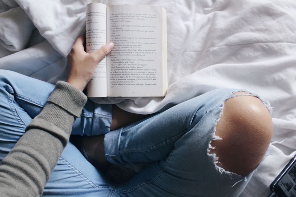 8 Reasons Reading Books Can Beneficial For You