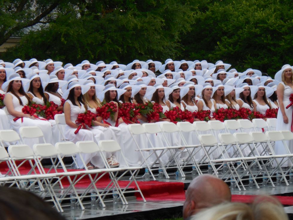 6 Signs You Attended An All-Girls High School