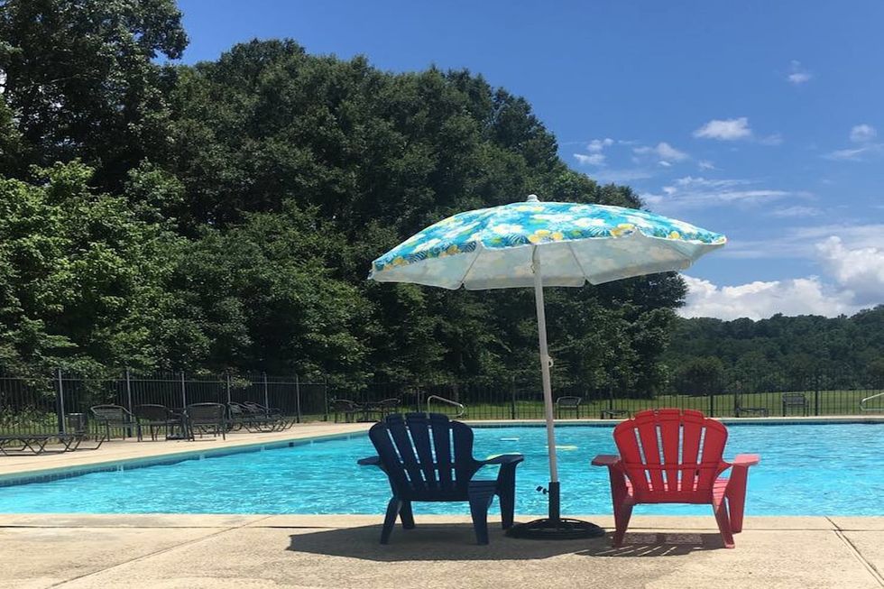 5 Perks Of Lifeguarding At A Country Club