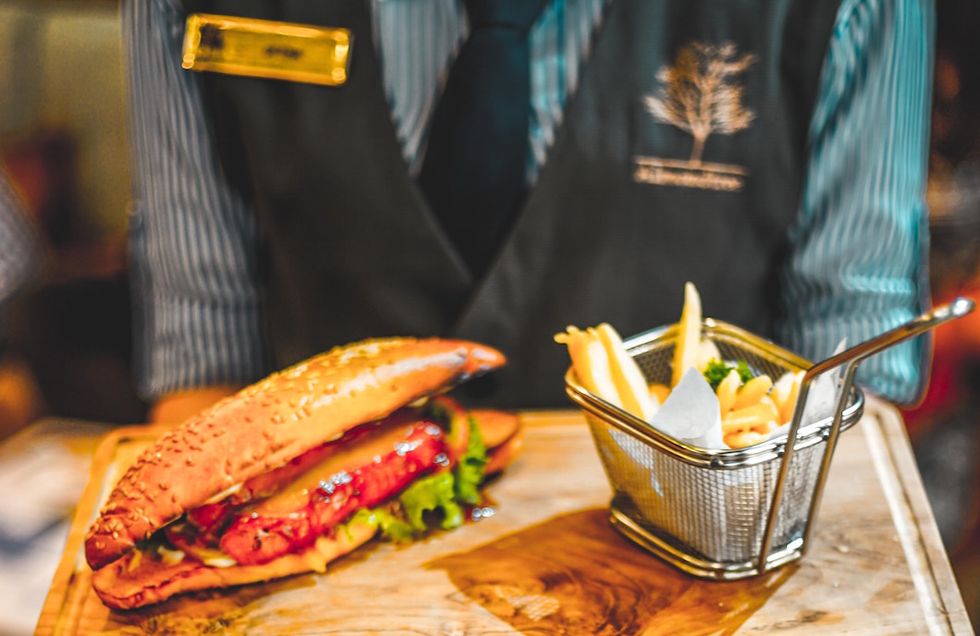 5 Thoughts All Customer Service Employees Think To Themselves