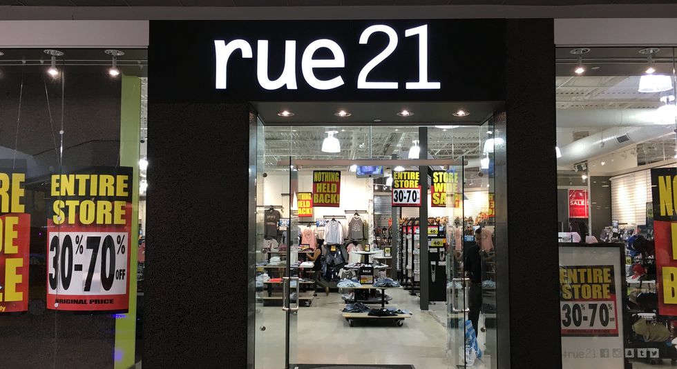 21 Songs You Know Way TOO Well If You Worked Or Shopped At Rue21
