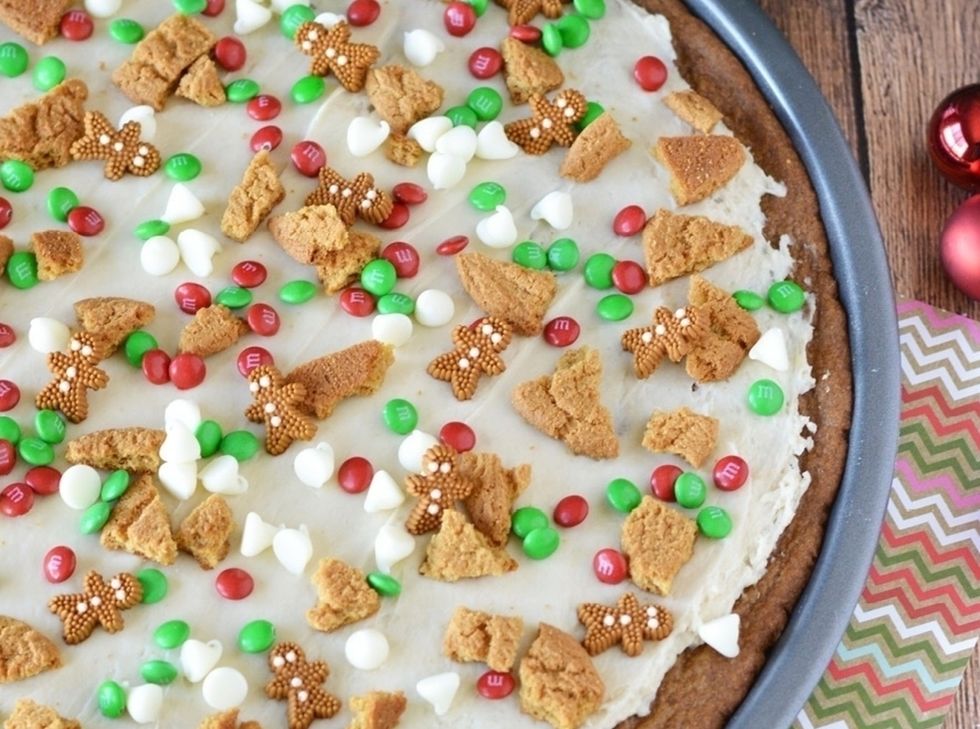 10 Dessert Pizzas That Will Take Your Girls' Night In To The Next Level