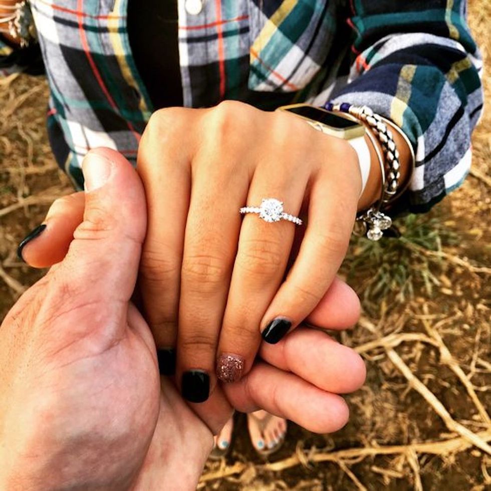 5 Kinda ~Subtle~ Ways Women Hint It's Time To Put A Ring On It