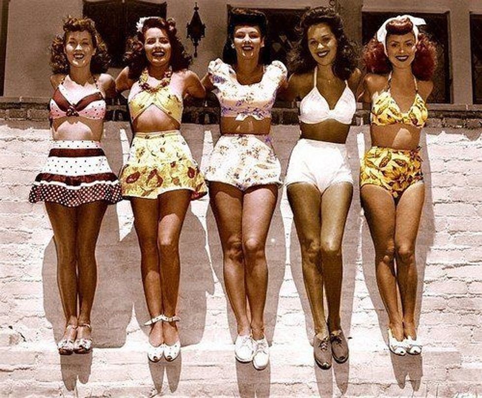 15 Vintage Fashion Trends Girls Are Rockin' This Summer