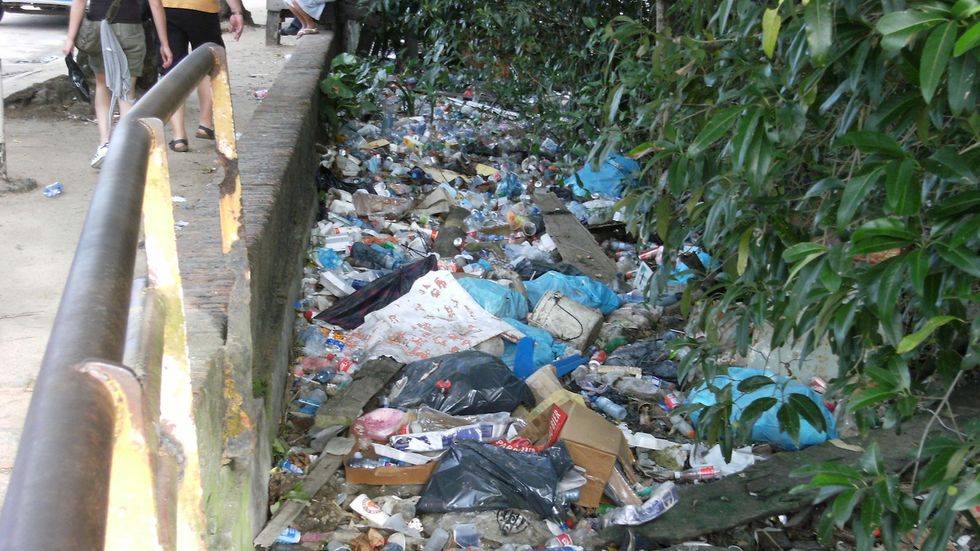 15 Cheap And Easy Changes You Can Make To Save The Environment From Garbage