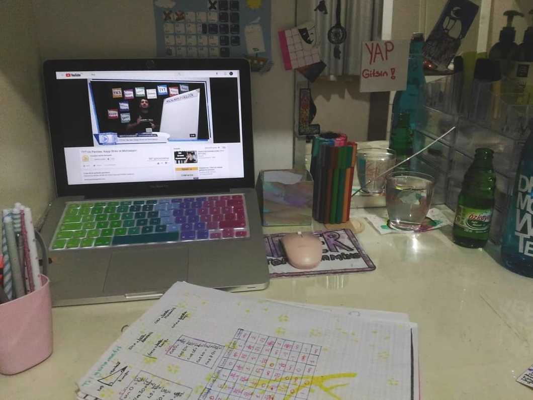 14 Thoughts Every College Student Has While Taking Summer Classes