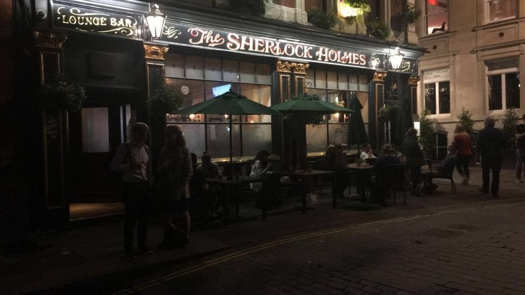 9 Times London Was Very Different from America