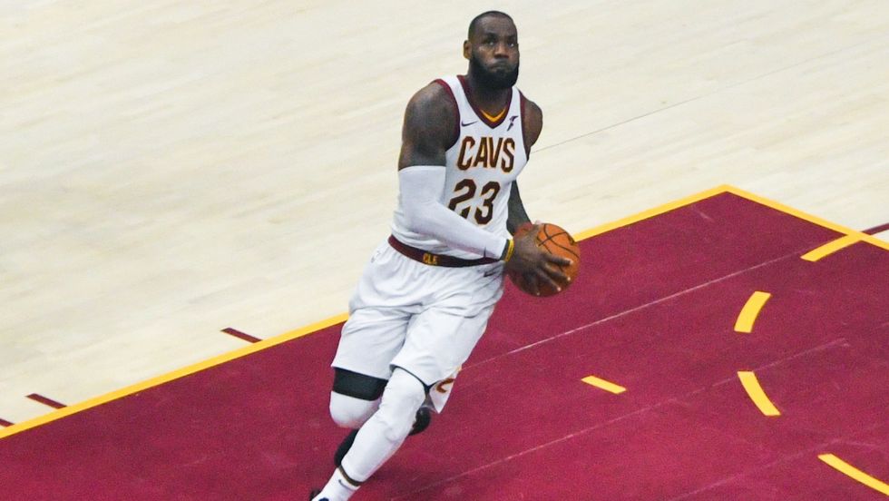 LeBron James Needs To Pick Where he's Going To End his Career And These 6 Teams Are Possibilities