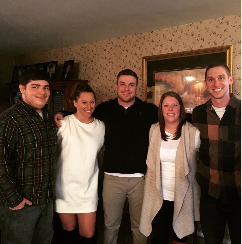 'If You Don't Eat Fast, You Won't Eat' And 9 Other Things You Learn When You Grow Up In A Big Family