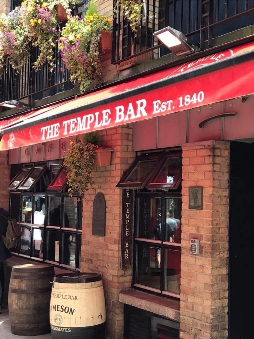 10 Pubs In Ireland You Need To Drink At On Your Next European Vacation