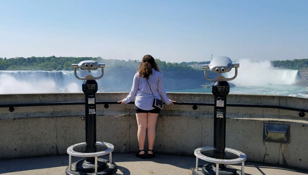 7 Touristy Thoughts You Have When Visiting Niagara Falls