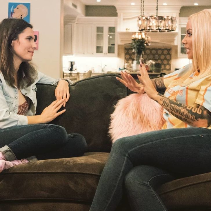 Amanda Knox Empowers Others Through Her New Show With Help From Fellow Victims Of Public Shaming