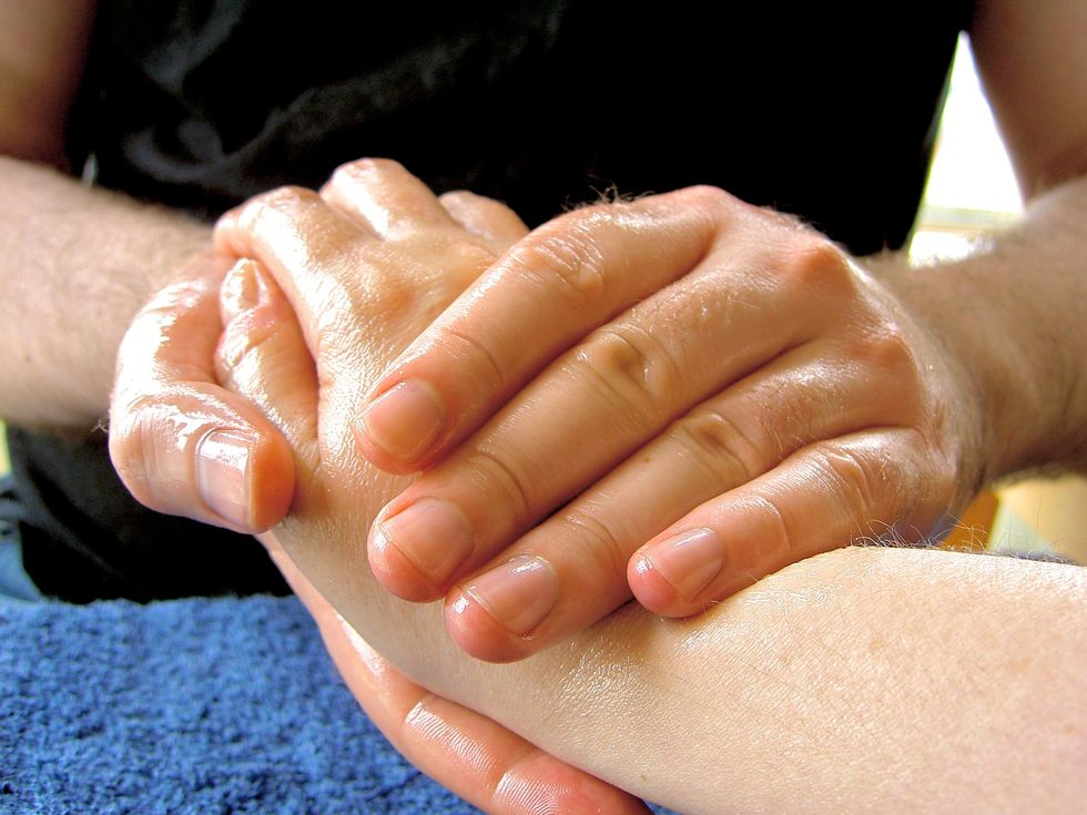 People Are Using 'Paida,' AKA 'Slap Therapy,' where Bruising Is Healing