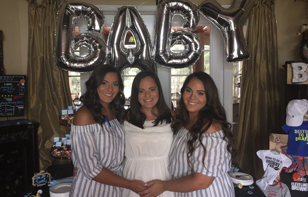 10 Reasons I'm Thankful I grew Up With Older Sisters