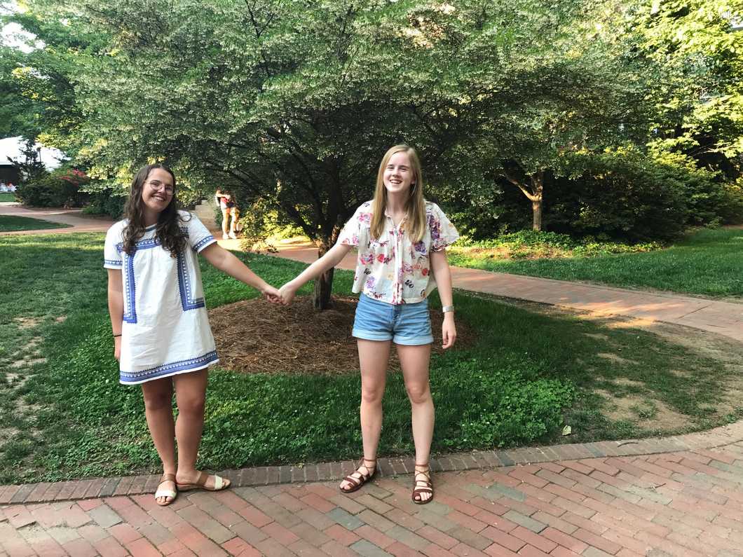 18 Signs your Freshman Dorm room was Small AF But Also A Rite Of Passage