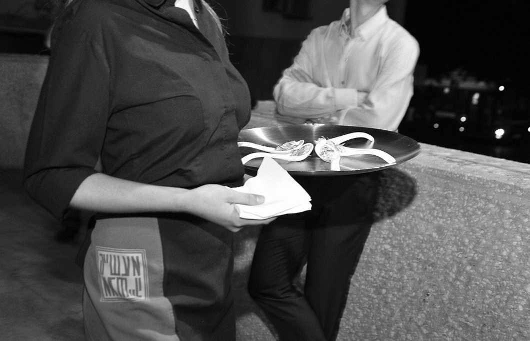 30 Thoughts Your Server Is most likely Having While Stressfully Waiting On Your Table