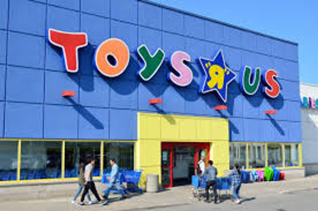 I Went To Toys 'R' Us On Its Final Day And Witnessed The End