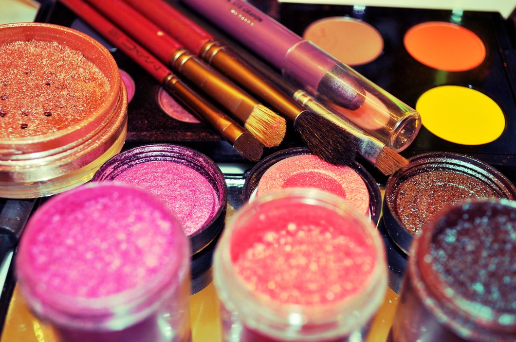 17 Reasons You, A Makeup Lover, Will Be Broke Before Summer's Over