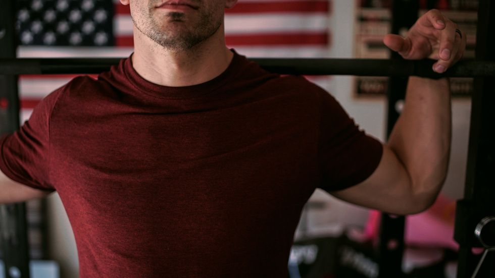 10 thoughts That Cross Every Guy's Mind While He's In The Gym