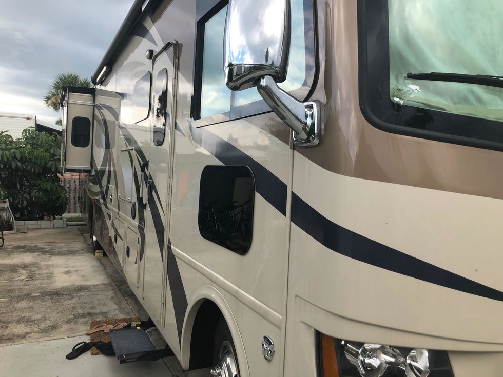 8 Reasons Traveling in an RV Beats a Normal Car Anytime