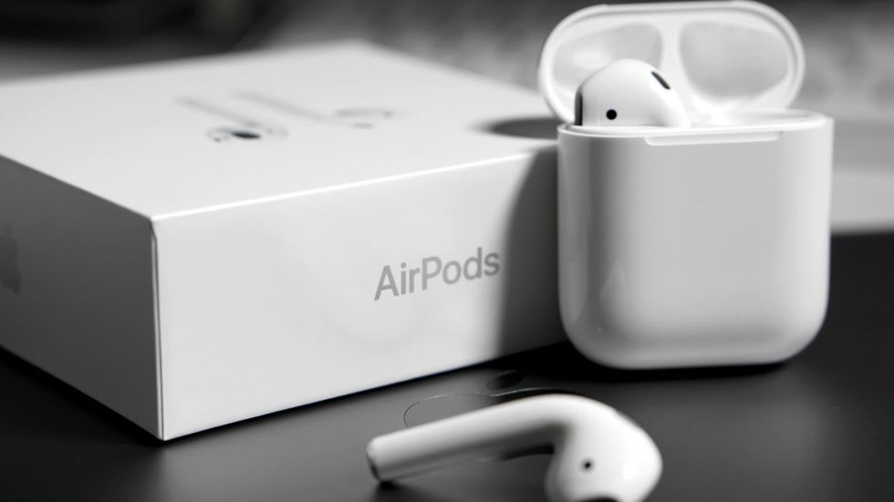 Apple AirPods Review