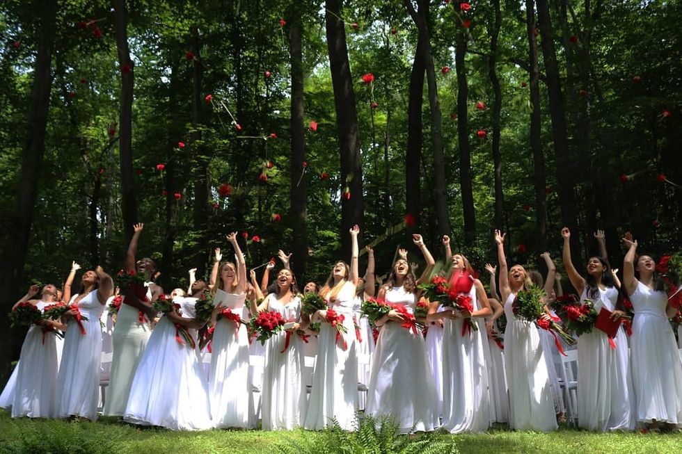 11 True Life Pros And Cons Of Attending An All-Girls High School