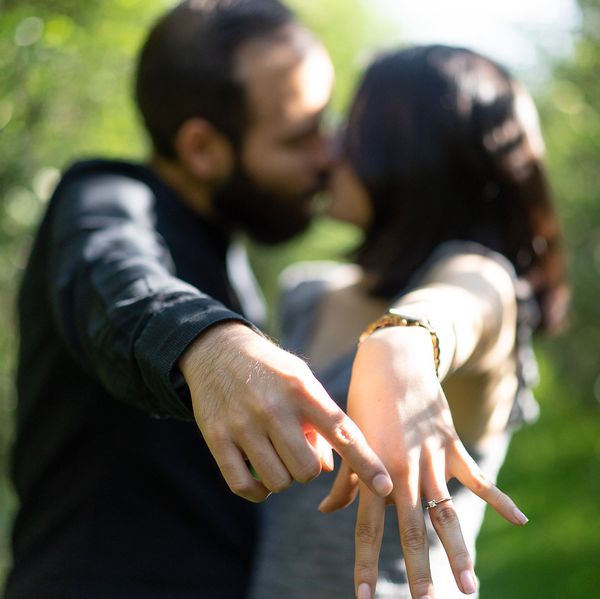 The 9 Stages of Seeing Someone You Don't Even Talk To Anymore Get Engaged On Facebook