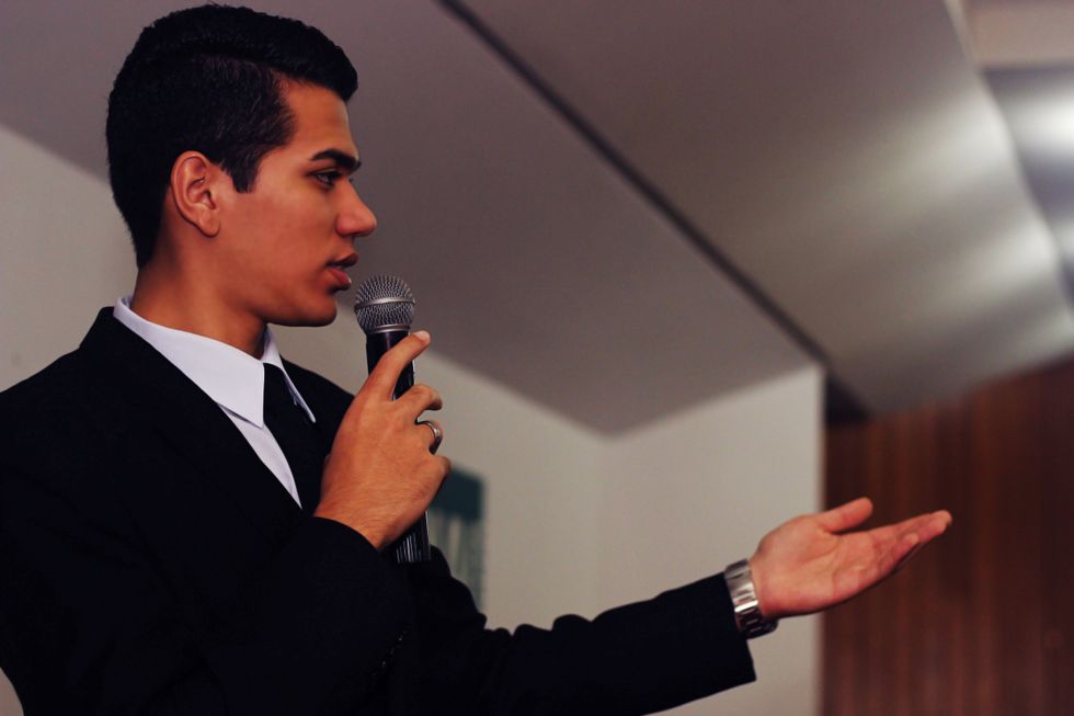 9 Public Speaking Tips From A Former Speech/Debate Kid You Can Use Next Semester