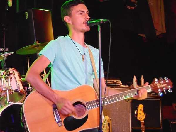 15 things to know if your boyfriend is good at guitar