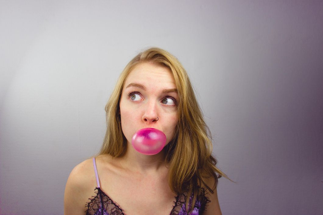 10 Reasons You’re The Girl Who ALWAYS Has Gum, No Matter What