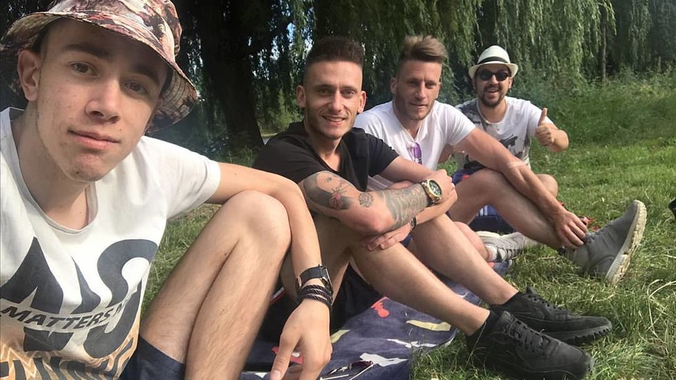 22 caution flags when it comes to friendships that you can't ignore