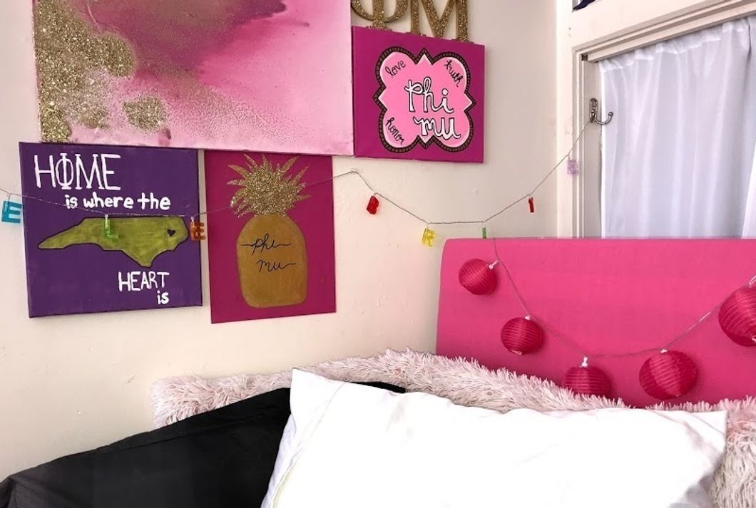 6 Things That Low-Key Change Your Dorm Room Into A High Class Home Away From Home