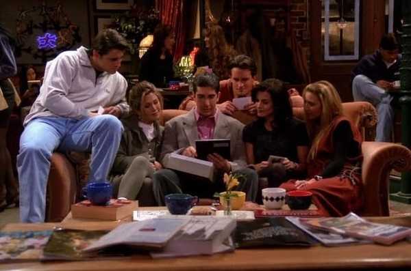 13 .GIFs From 'Friends' That Tell The Story Of Your Summer Perfectly
