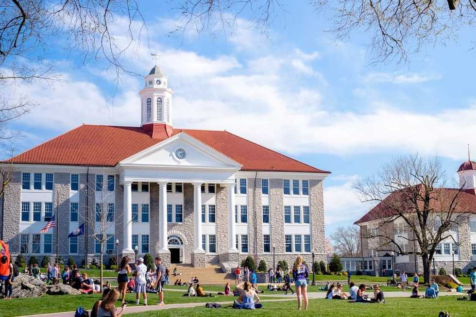 6 Things You Need For Freshman Year At JMU