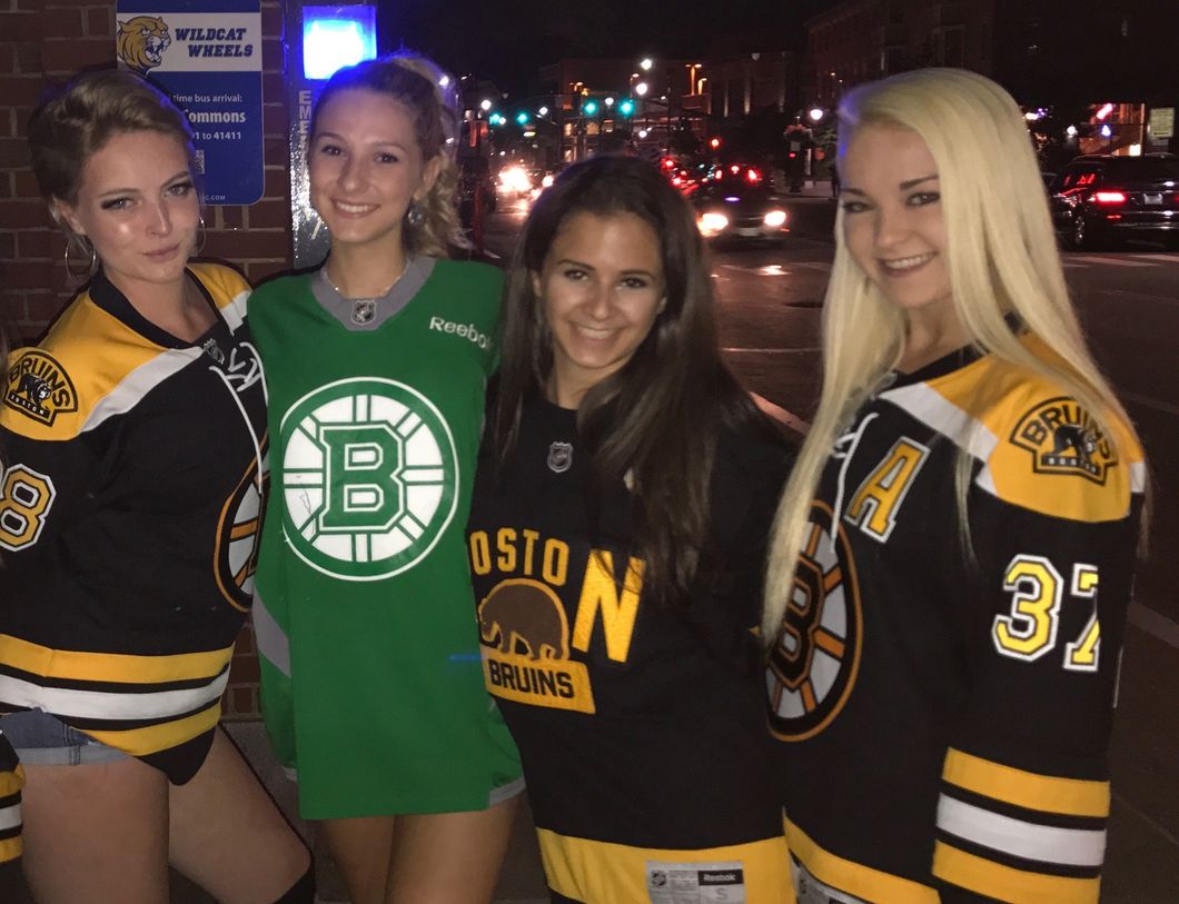 10 Signs You Are The College Squad Mom