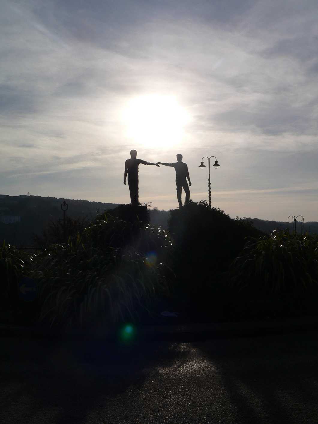 We Want A Bipartisan Congress But We Socialize In Partisan Circles And Those Two Things Don't Add Up