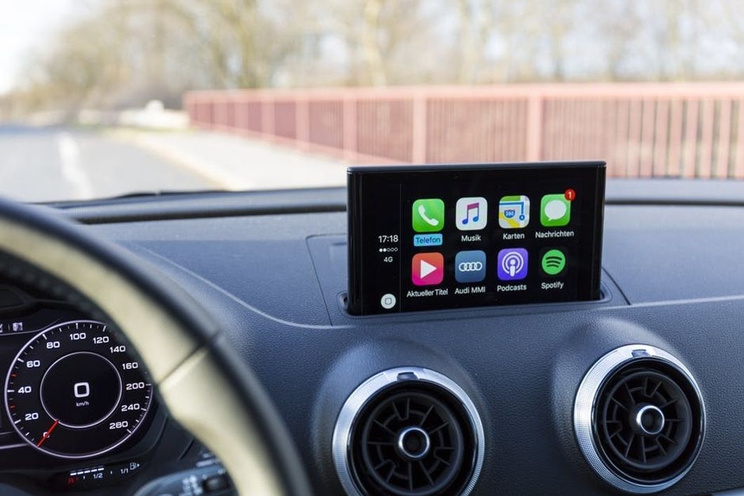 Contrary To Popular Belief, Up And Coming Infotainment Systems Are Making Us Worse Drivers, Not Better