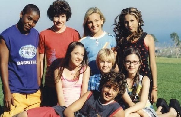 10 TV Shows That Will Send You Back To The 2000s Without Needing A Time Machine