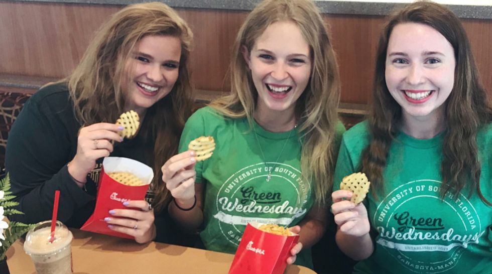 12 Student Discounts Broke College Kids Can't Avoid NOT To Use