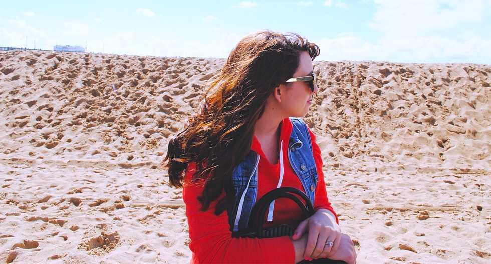 25 Thoughts Gingers Have At The Beach When Their Experience Pales In Comparison Everyone Else's