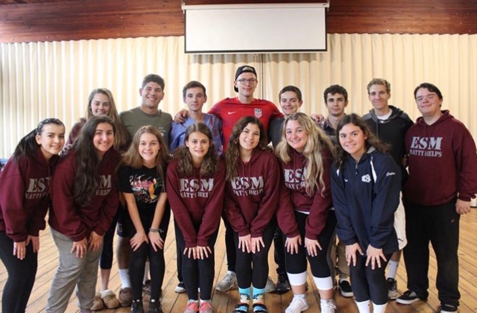 10 Stages Of Saying 'Bye' Before Freshman Year Of College