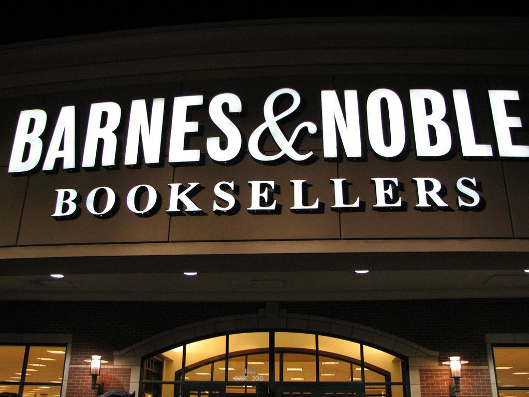 10 Clear Signs You Are a Pure, Crazy, Maniacal Bookstore Addict