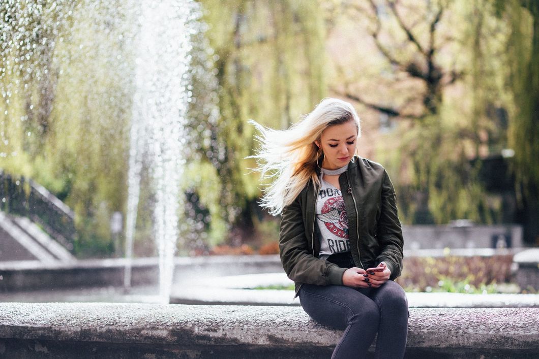 8 Things To Do When You're Being Ghosted (Besides Blowing Up Their Phone)