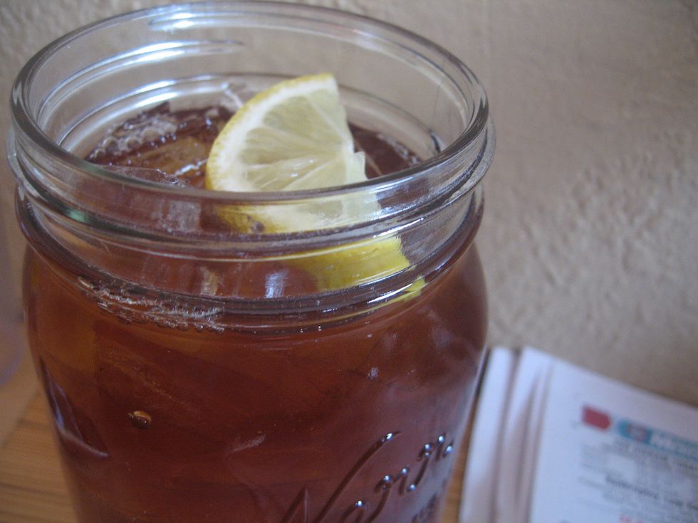 I'm The Millennial Woman Who Chooses Sweet Tea Over Alcohol Every Time, And Still Has Fun
