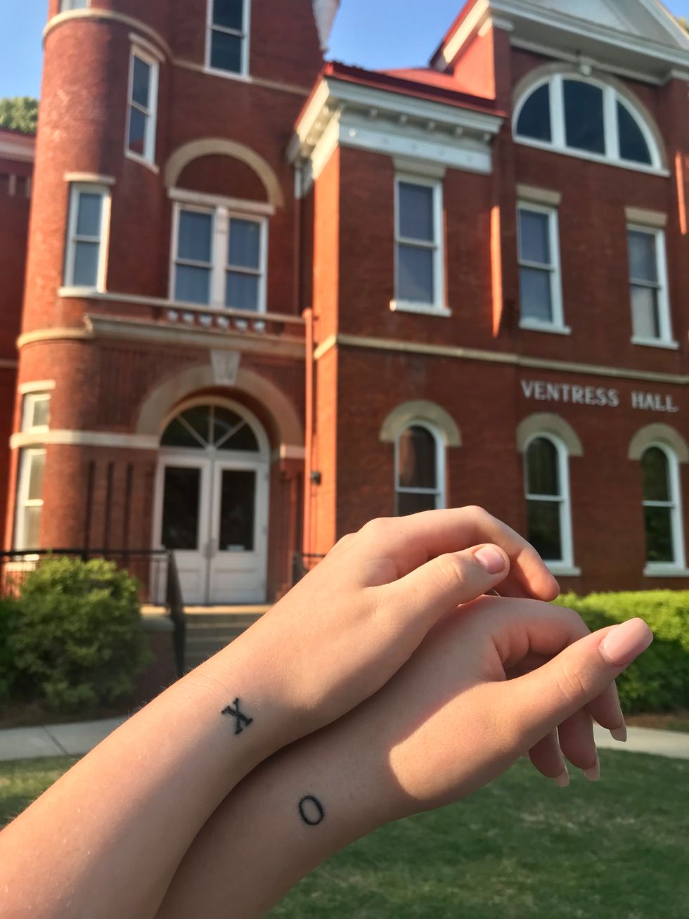 Here's why I love living 1,200 miles away from my best friend