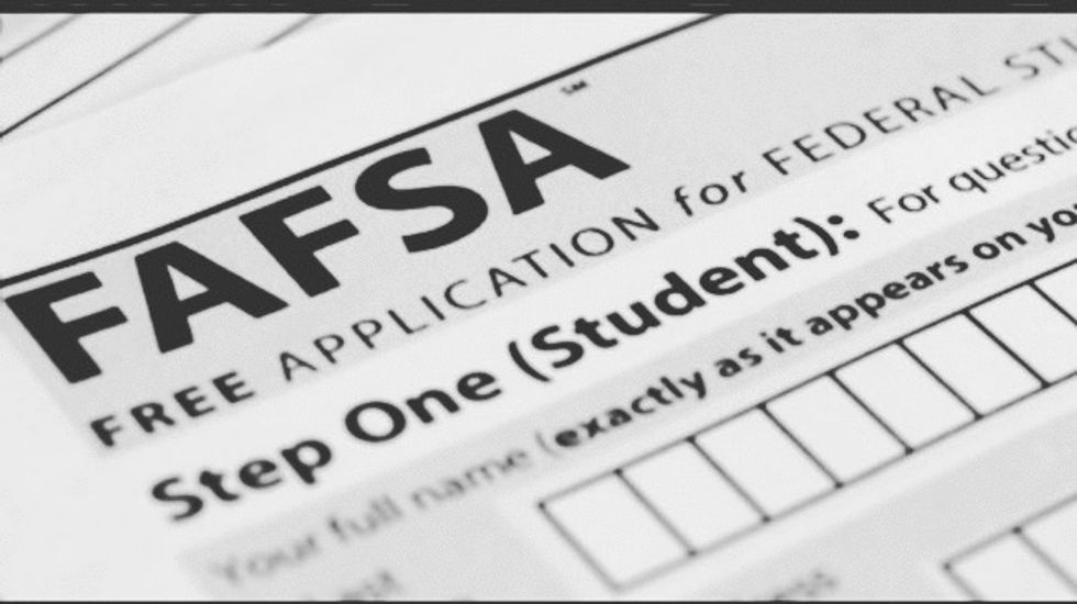 5 Things First-Gen Students Ask Their Parents That They Can't Answer