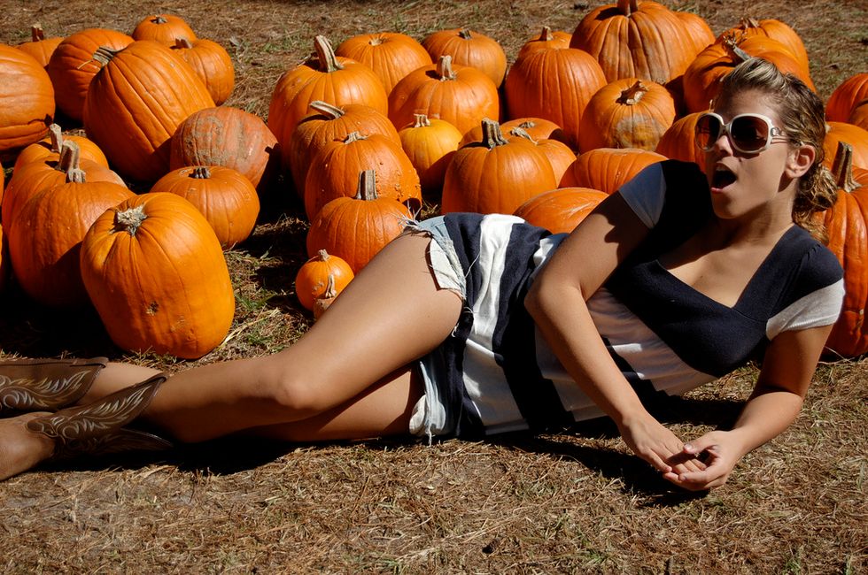 30 Fall Bucket List Items To Cross Off BEFORE November 30th