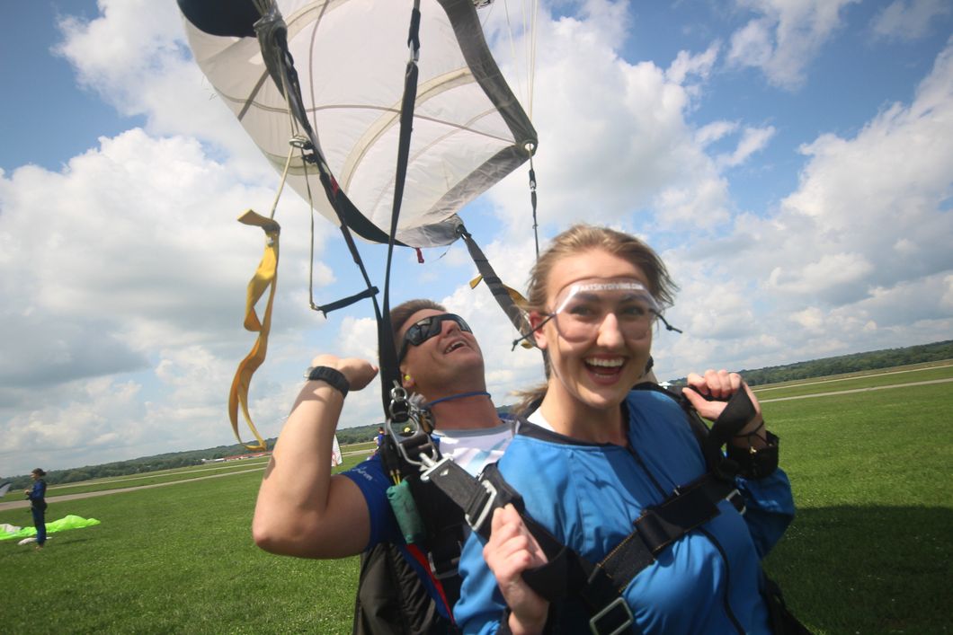 The 10 Stages Of Skydiving You Fall Through When You're Terrified Of Heights
