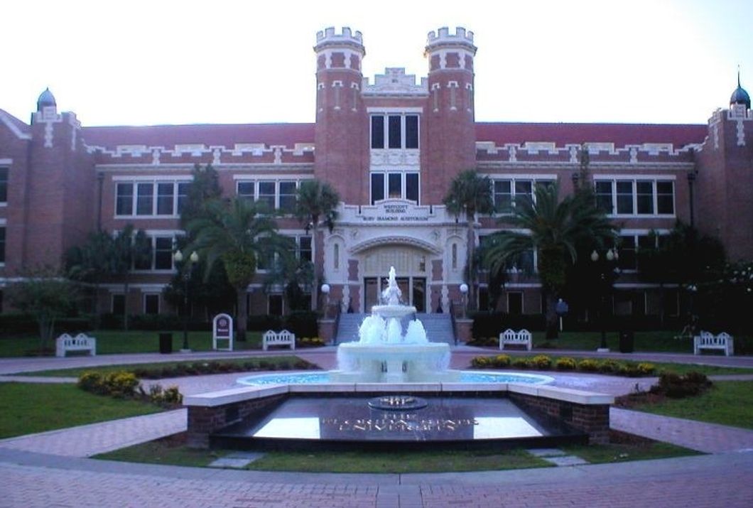 10 Thoughts You Have While Walking On FSU's Campus